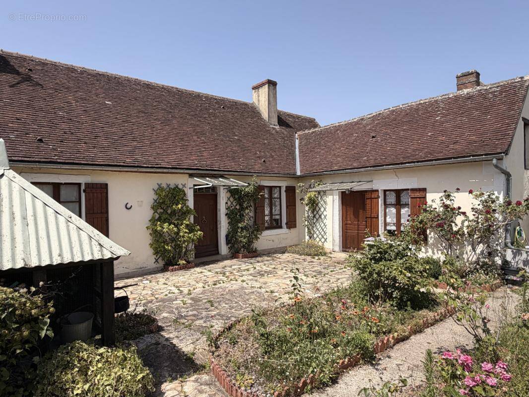 Maison à SAINT-MARTIN-DU-VIEUX-BELLEME