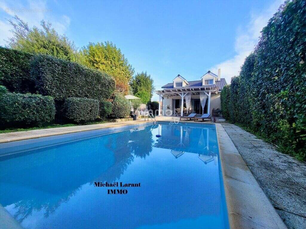 Maison à SAINT-MEDARD-EN-JALLES