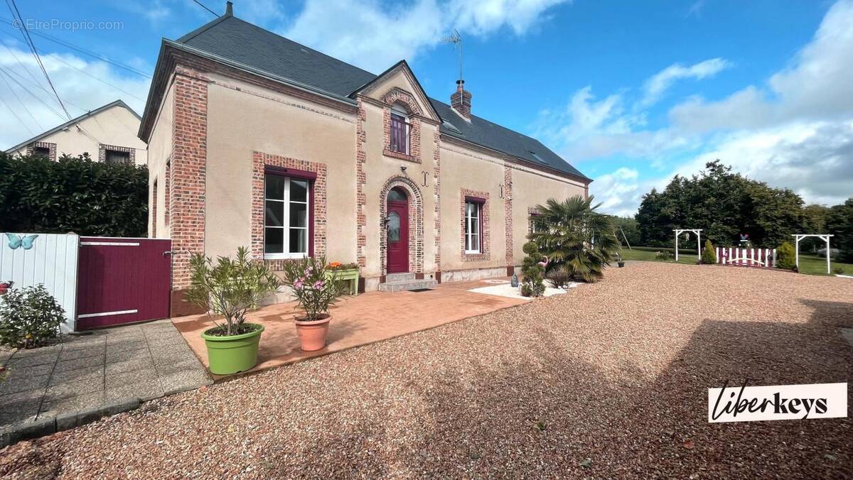 Maison à SARGE-SUR-BRAYE