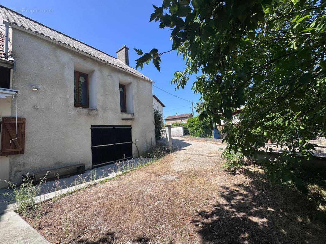 Maison à SAINT-ROMAIN-DE-JALIONAS
