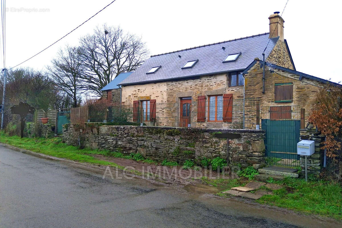 Maison à SAINT-MARS-DU-DESERT