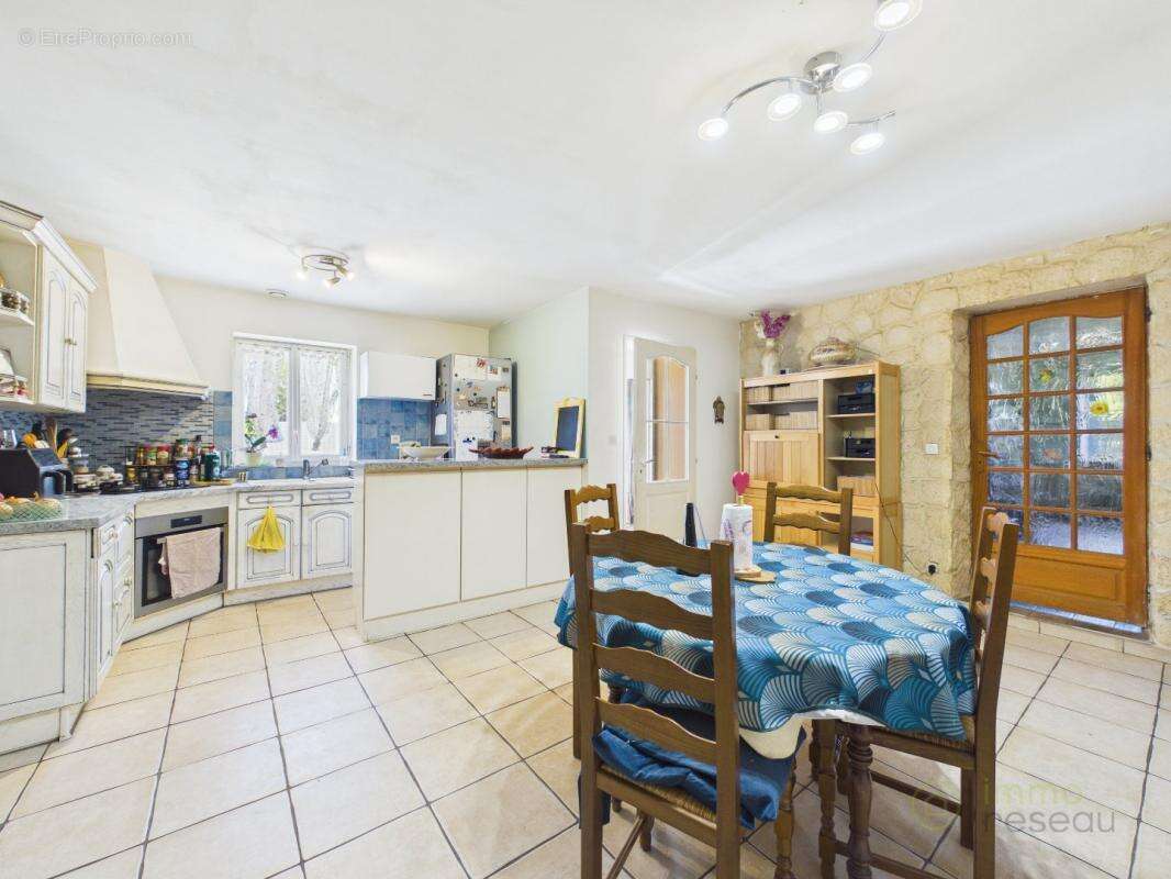Maison 251 m² à Saint-Aubin-De-Blaye  - photo 7