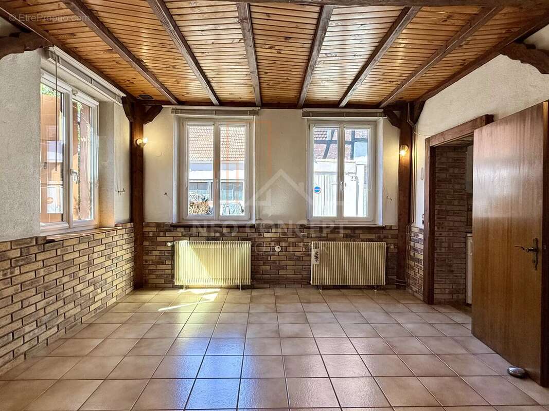 REICHSHOFFEN Maison centre-ville de 6 pièces avec 3 garages - photo 7