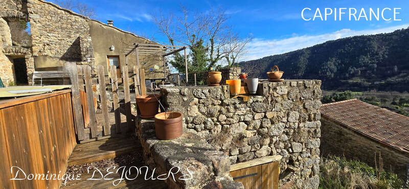 Très Belle Maison en pierres dominant la Vallée de l'Eyrieux avec une vue splendide. 3 chambres, un grand séjour et une piscine - photo 36