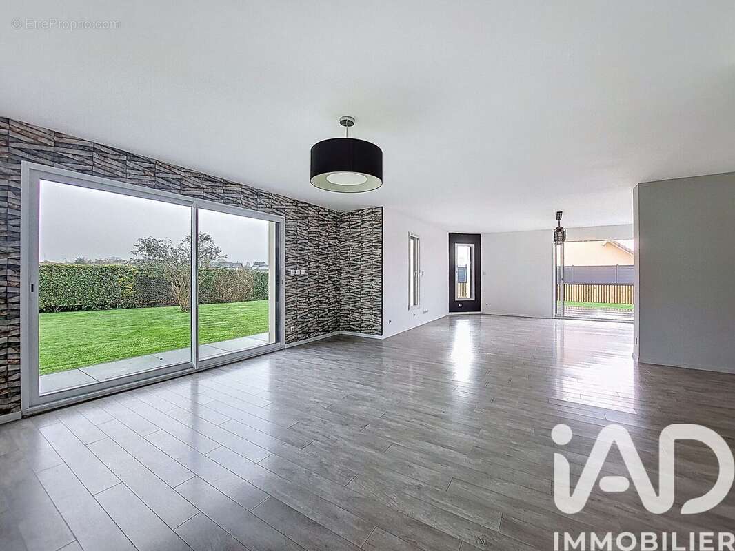 Photo 6 - Maison à SAINT-PIERRE-DE-VARENGEVILLE