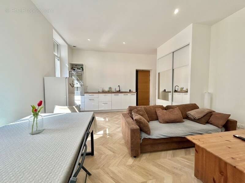 Appartement à LE MUY
