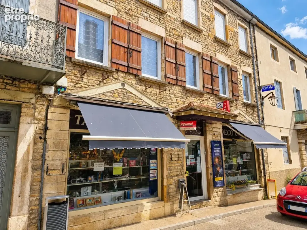 Photo 1 - Commerce à LUGNY
