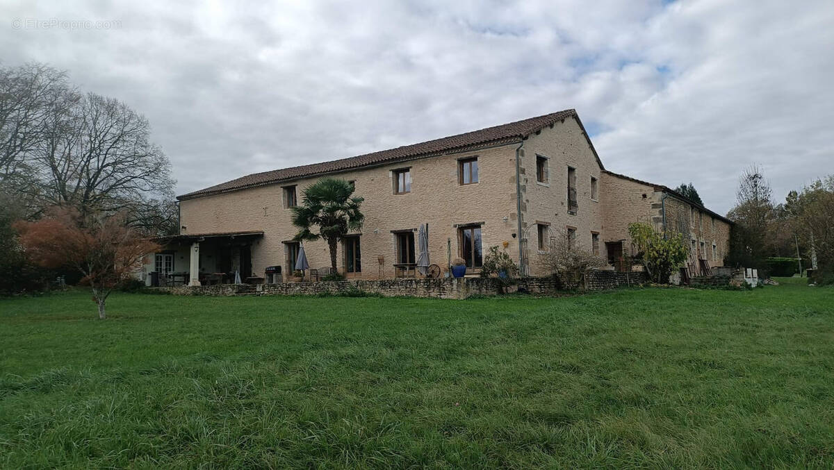 Maison à SAINT-CLAUD