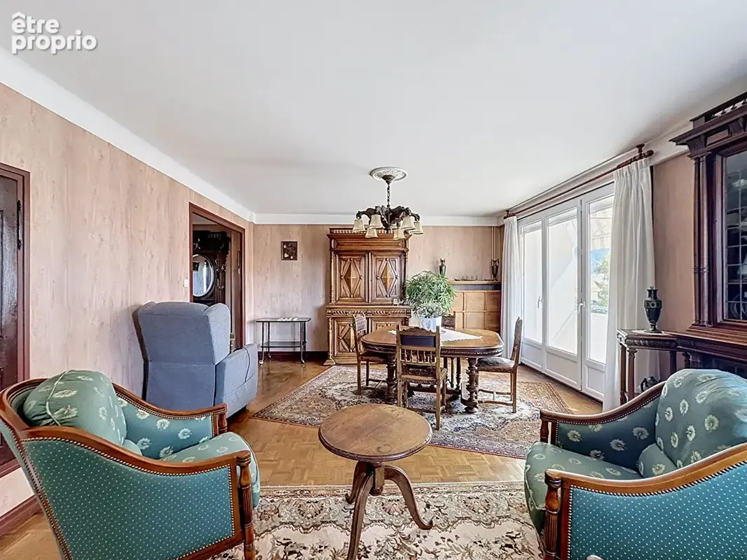 Appartement traversant de 82,64 m² - Dernier étage - À rénover selon vos envies - photo 6