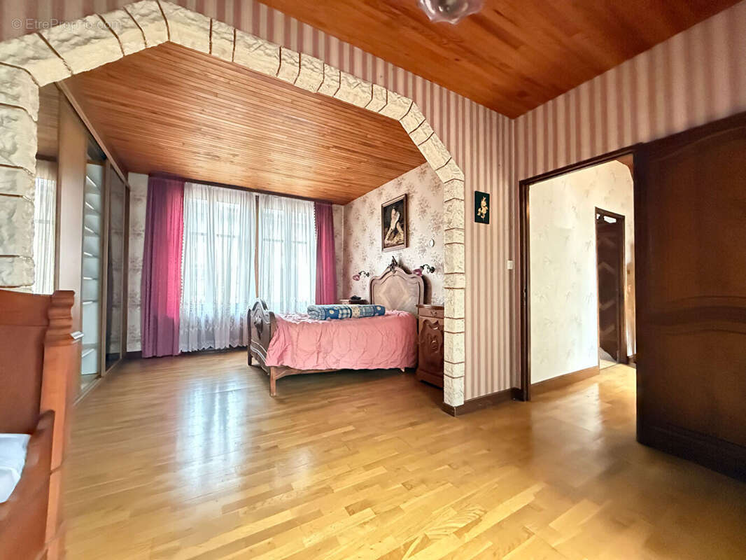 Maison à ROSIERES-AUX-SALINES