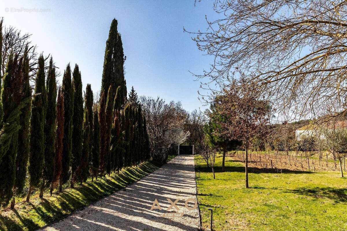 Maison à LE THOLONET