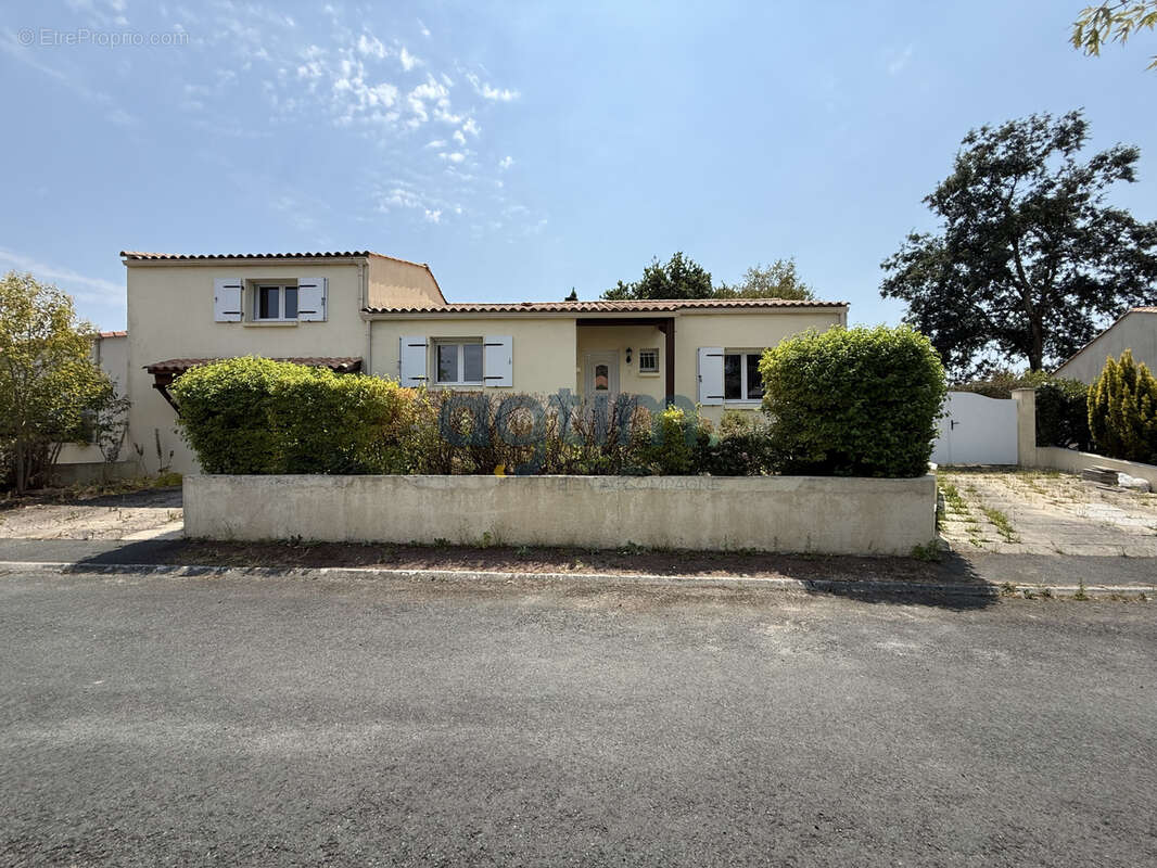 Maison familiale   Saint-André d'Ornay - photo 11