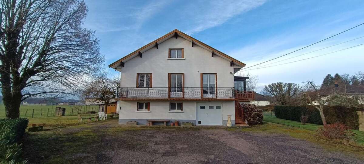 Maison à FOUGEROLLES