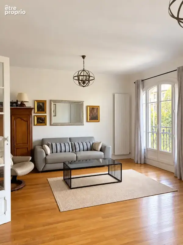 Appartement à COURBEVOIE