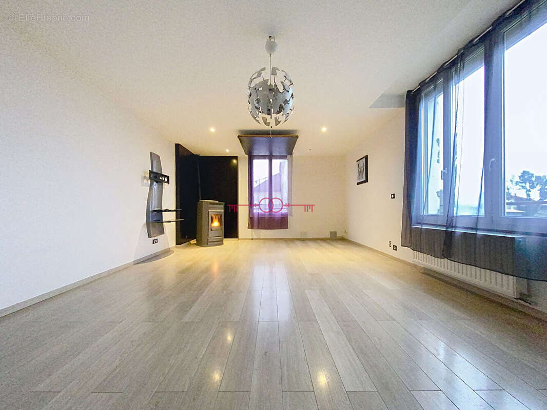 Maison à SAINTE-MENEHOULD