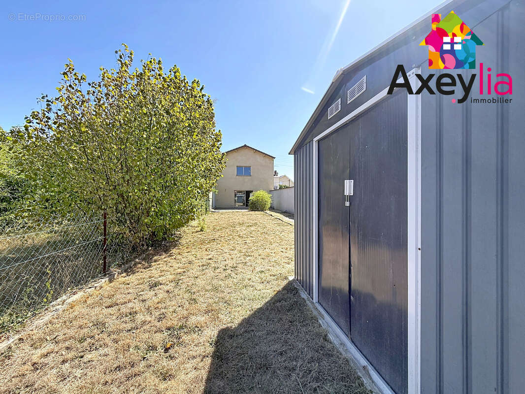 A vendre - feurs -  maison individuelle avec terrain et grand espace de vie - photo 2