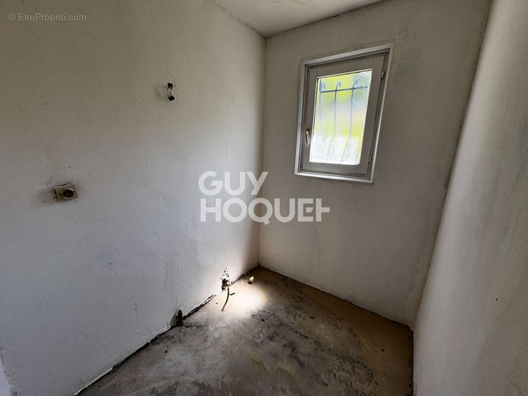 Maison à LAROQUE-DES-ARCS