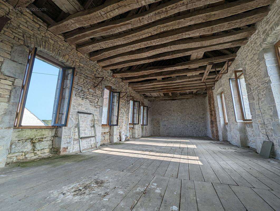 Maison à BOUHANS-LES-MONTBOZON