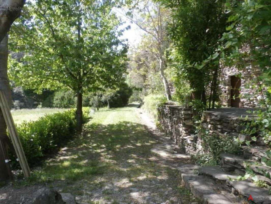 Maison à SAINT-GERMAIN-DE-CALBERTE