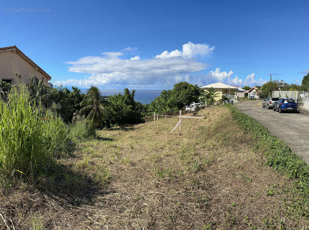 Terrain à LE MARIGOT