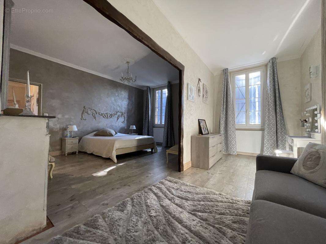 Maison à LISLE-SUR-TARN