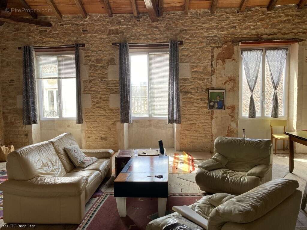 Maison à RUFFEC