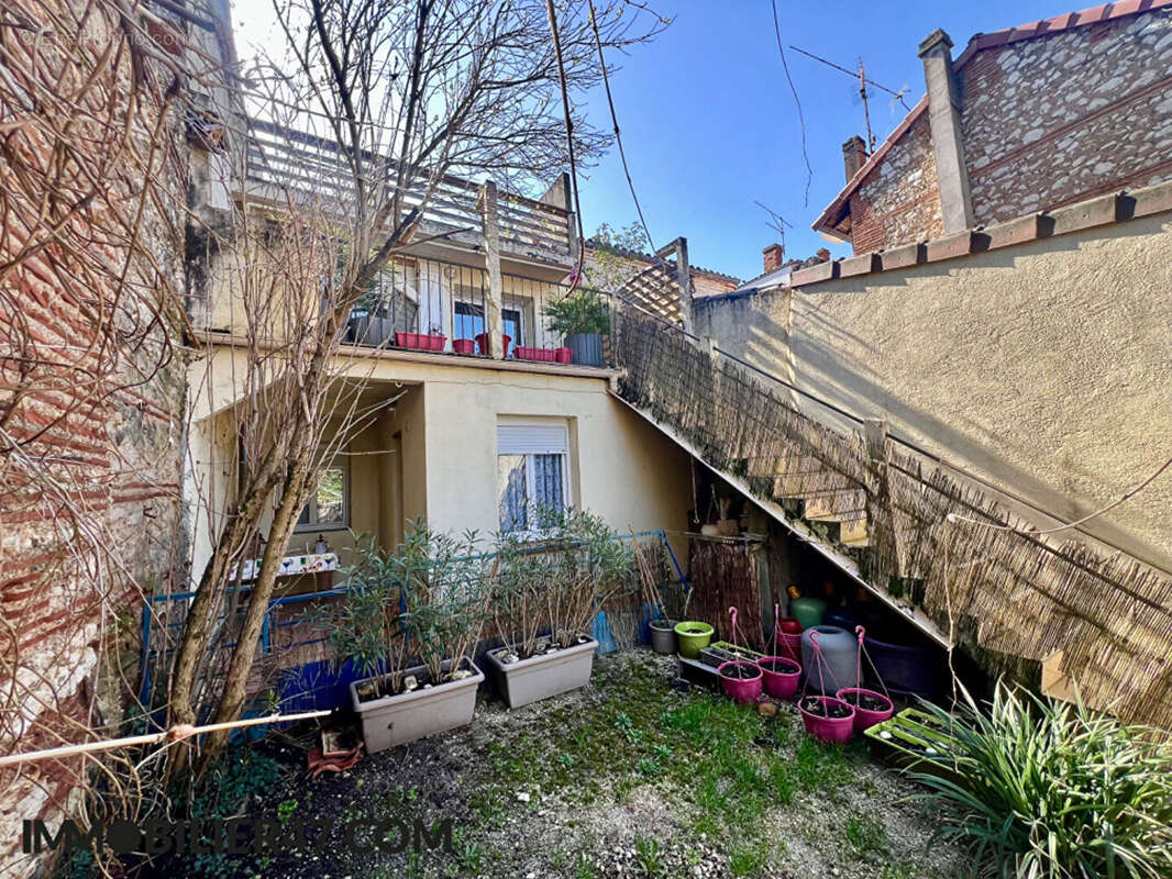 Appartement à SAINTE-LIVRADE-SUR-LOT