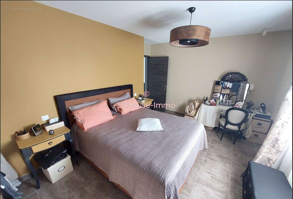 Maison à SAINT-SATURNIN-LES-APT