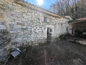 Maison à ROCHE-SAINT-SECRET-BECONNE