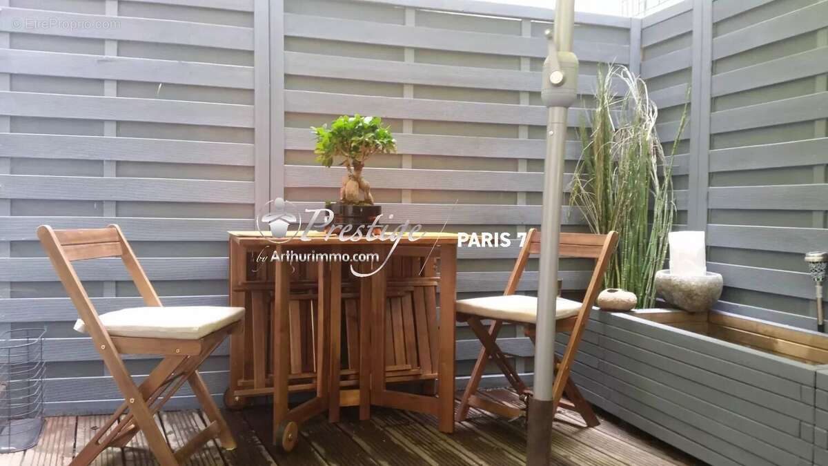 Appartement à PARIS-17E