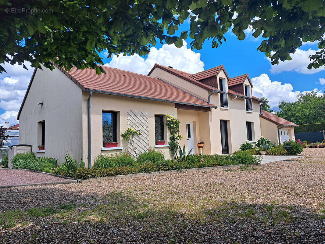 Maison à CHATELLERAULT