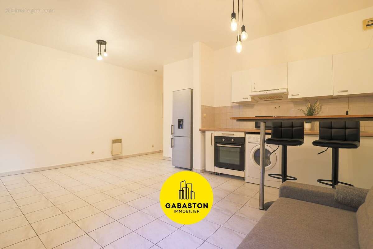Appartement à MARSEILLE-8E