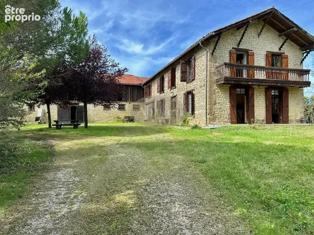 Ferme, dépendances 4 Ha - photo 8