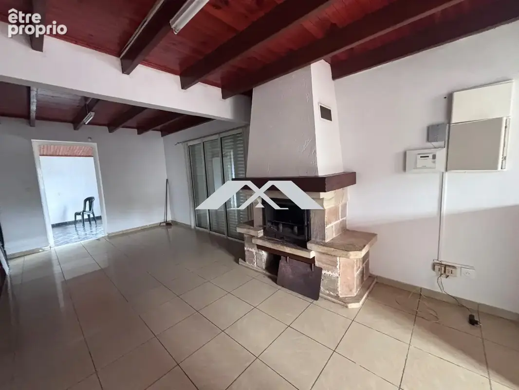 Maison 10 pièces 223 m² à vendre à Le Tampon (97430) - photo 4