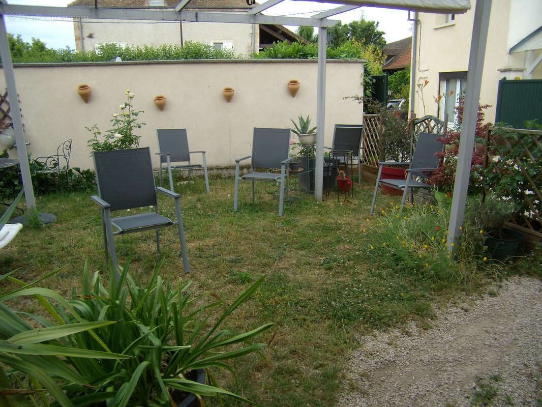 Maison à VARENNES-LE-GRAND
