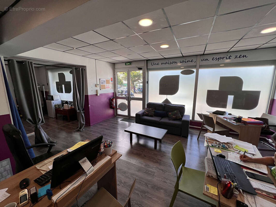 Commerce à SAINT-PIERRE