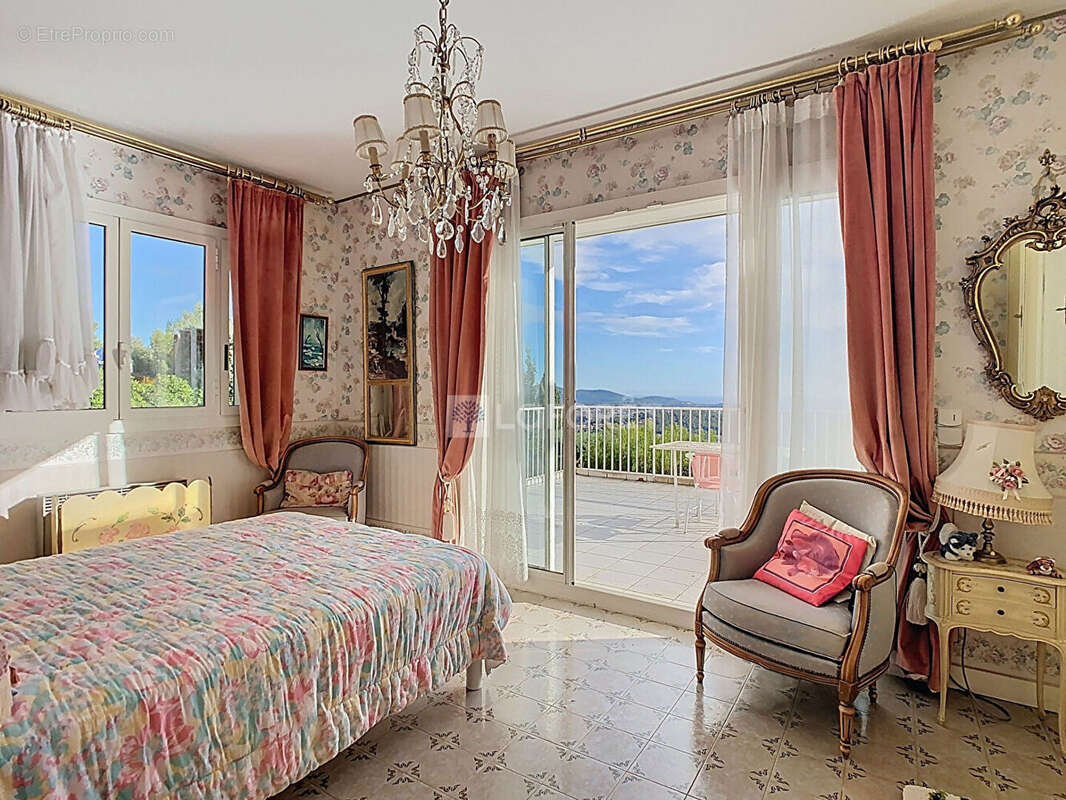 Maison à LA VALETTE-DU-VAR