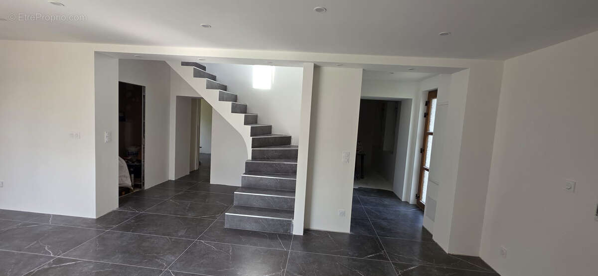 Maison rénovée F6 - photo 3
