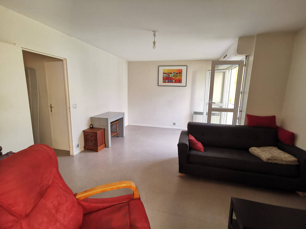 Appartement à EZANVILLE