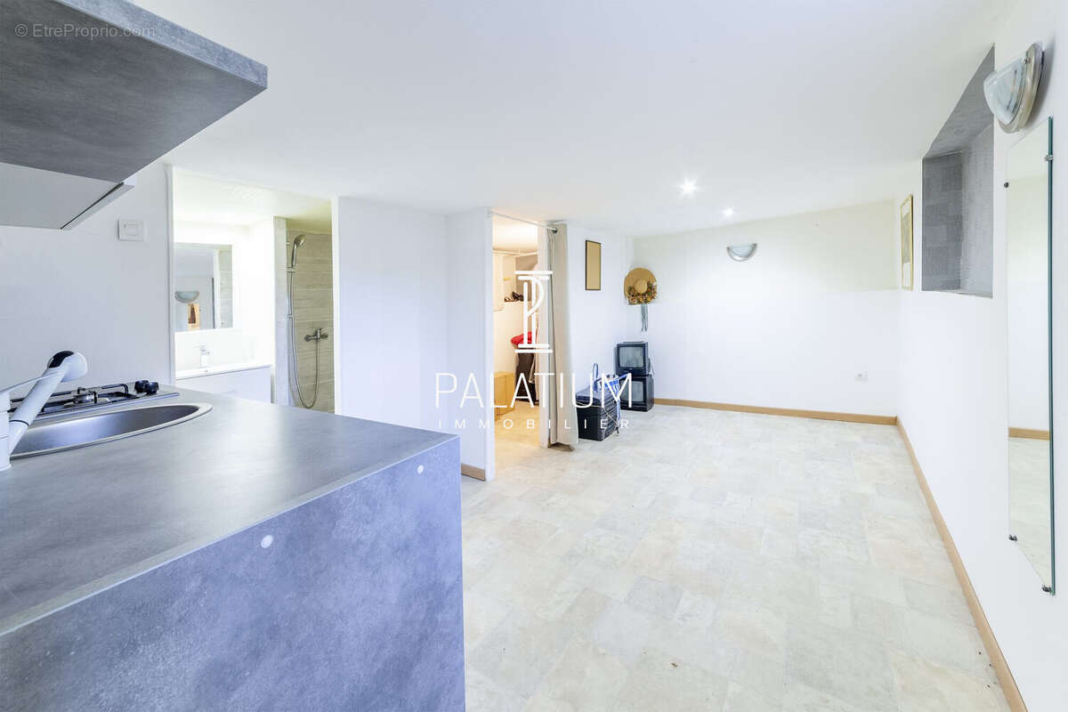 Appartement à GREOUX-LES-BAINS