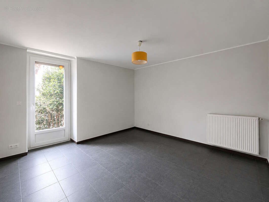 Secteur Sonnaz ancienne ferme rénovée d'environ 242 m2 avec un T2 indépendant - photo 29