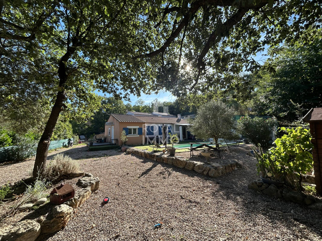 Maison à SAINTE-ANASTASIE-SUR-ISSOLE