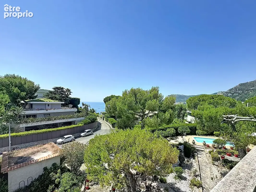 2 pièces  dernier étage avec parking et cave - vue mer - balcon et  toit terrasse - photo 10