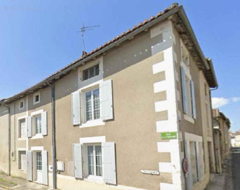 Maison à VERTEUIL-SUR-CHARENTE