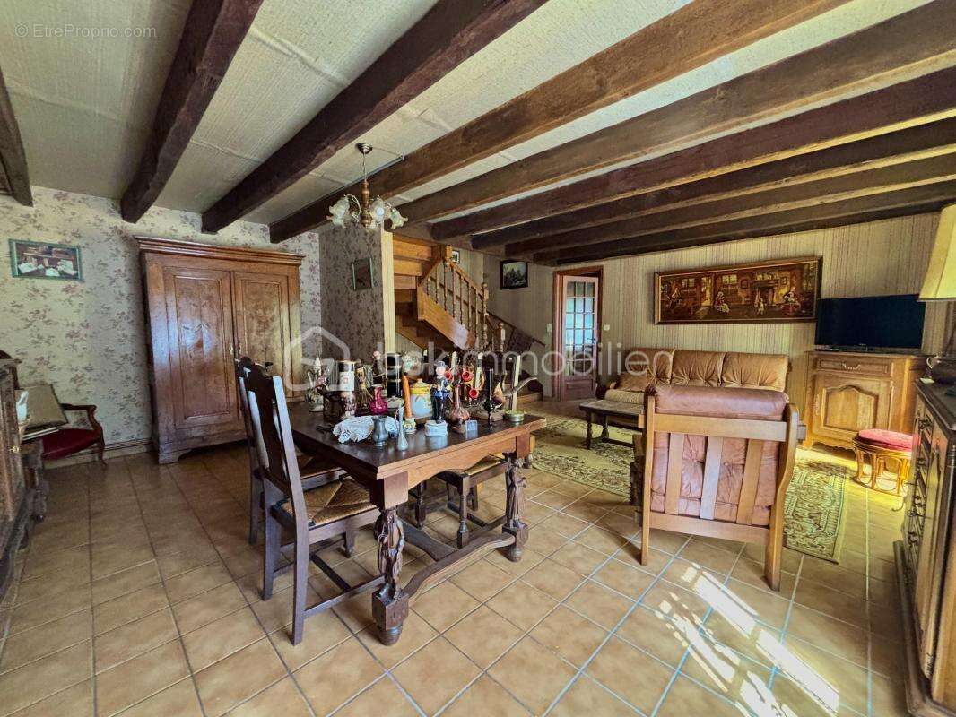 Maison en pierre – beau potentiel dans un hameau de caractère - photo 4