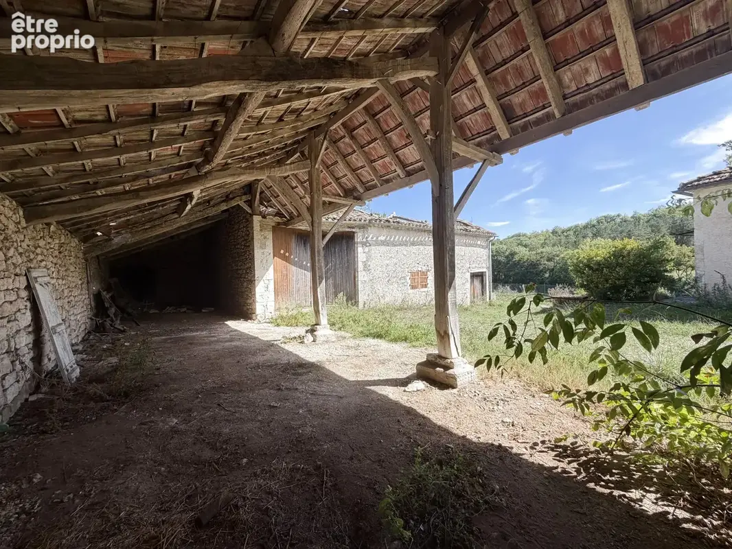 Propriete a renover avec 4 hectares et nombreuses dependances - photo 22