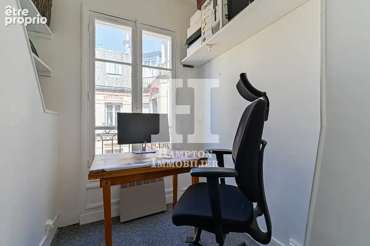Exclusivité Batignolles ? 2 pièces lumineux avec une chambre indépendante, un débarras et une cave. - photo 11