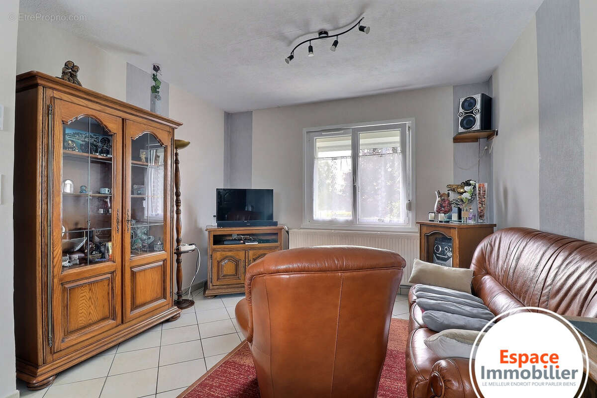 Maison à DOUCHY-LES-MINES