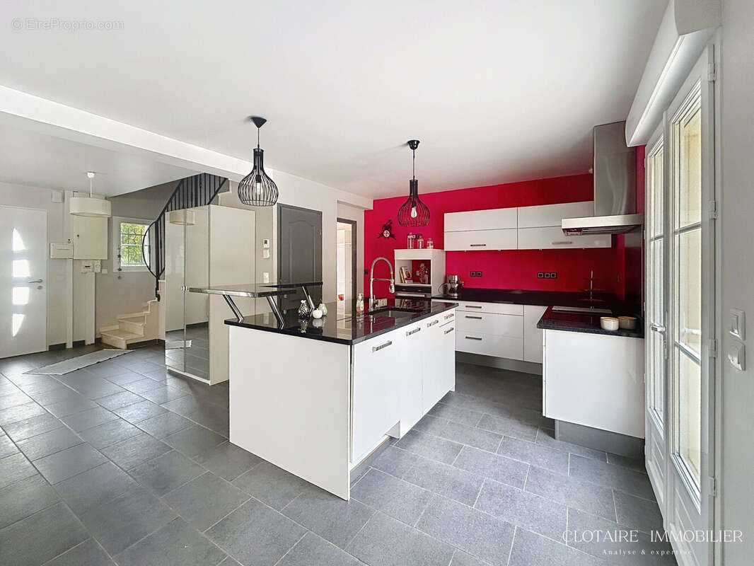 Maison à SAINT-VAAST-DE-LONGMONT