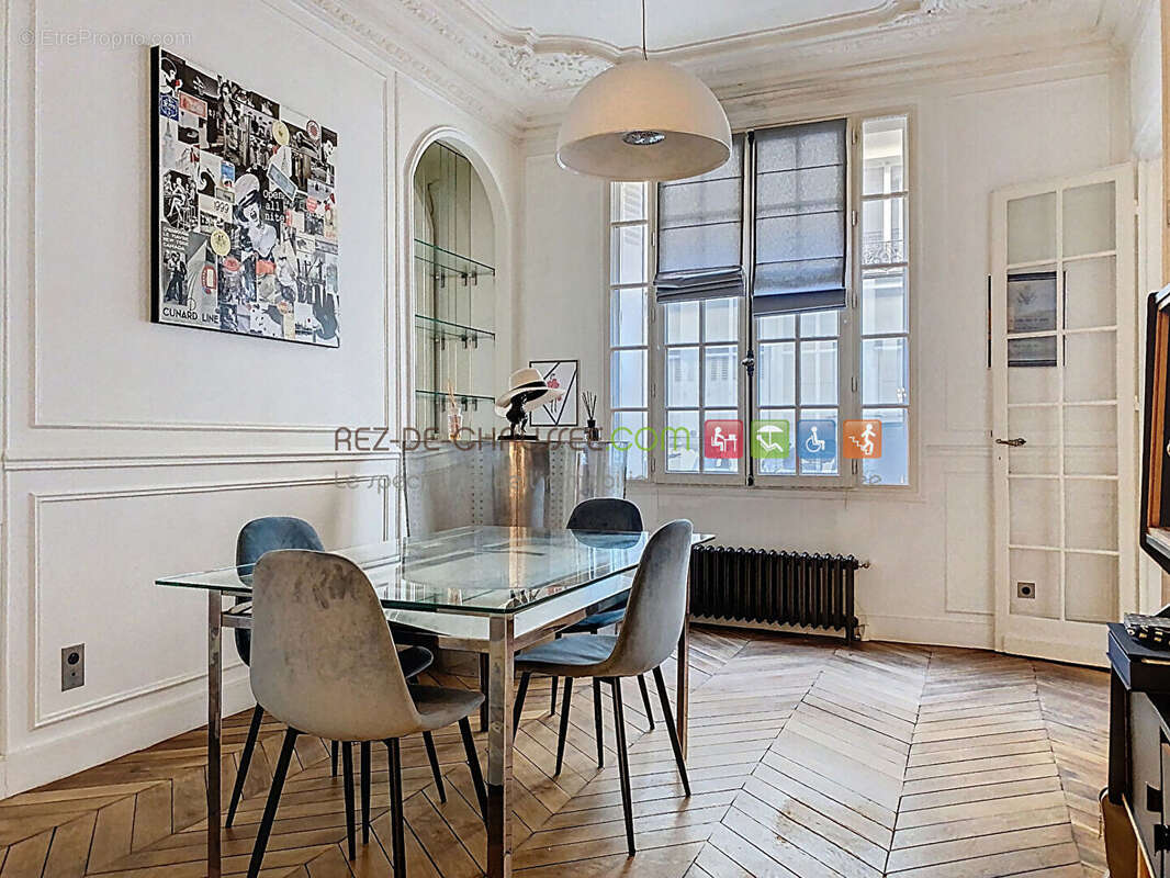 Appartement à PARIS-17E